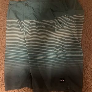 Oakley Board Shorts Mens Medium Waist Size 30